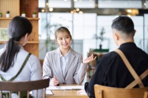 トークスクリプトとは？営業で効果を出す作り方、テンプレート、活用術を紹介